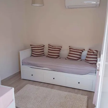 Three-bedroom In I بيت للعطل *