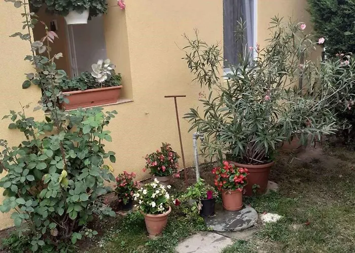 Three-bedroom In I *